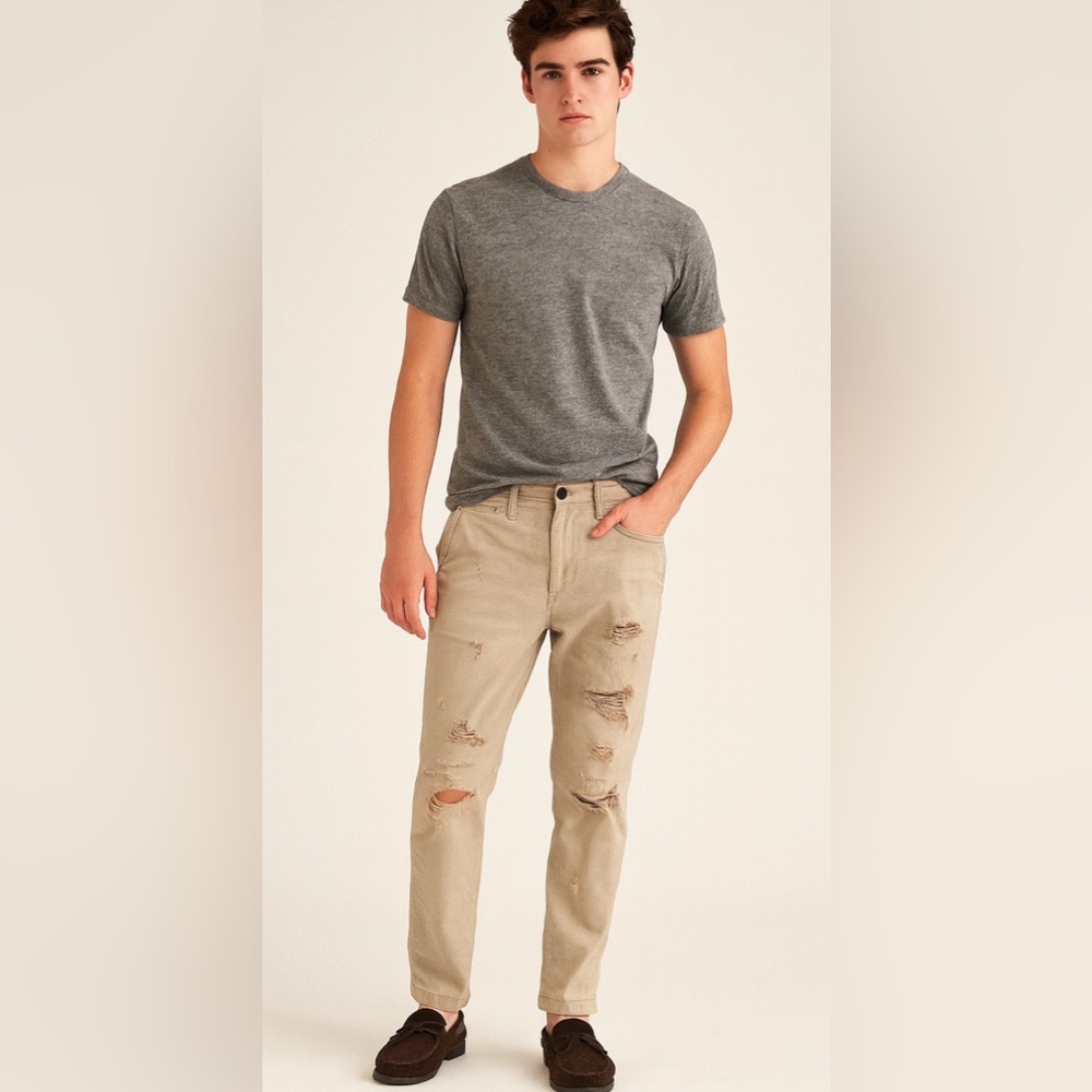 Men’s American Eagle Destructed Khaki Pants 29x32